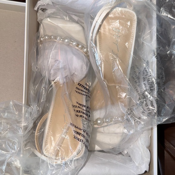 BETSEY JOHNSON Ivory White Pearl High Heel Sandals
STYLE Jacy NEW! Wedding Shoes - Picture 5 of 7